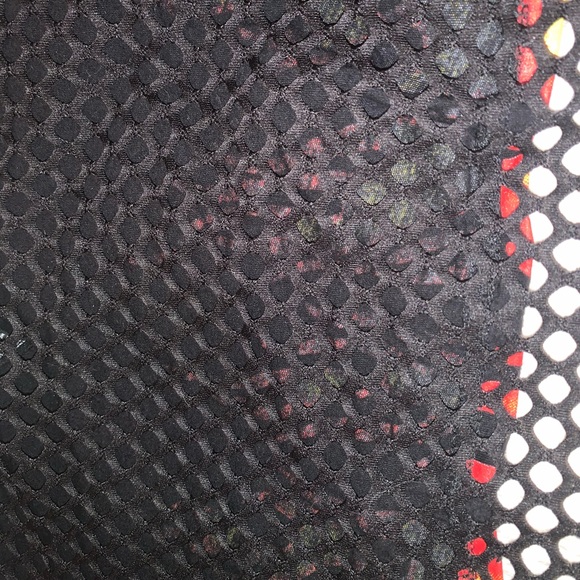 𝙵𝙻𝙰𝙼𝙴𝚂 𝙲𝚁𝙾𝙿 𝚃𝙾𝙿 - Picture 4 of 4